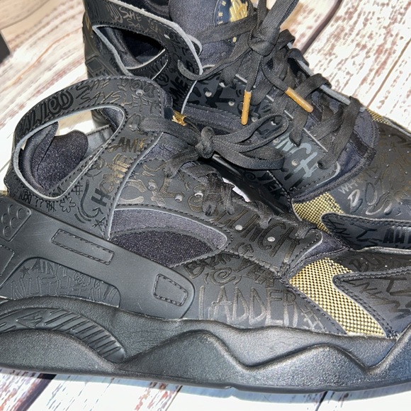 Nike Air Flight Huarache
‘Trash Talk’. Size-10. Excellent Condition. - Picture 6 of 11